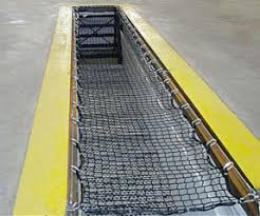Pit safety net for oil change centers by Unilube